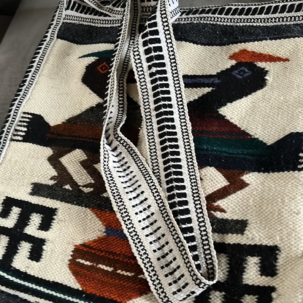 Yari Artesanis XL Wool Bag from Ecuador - Picture 10 of 15